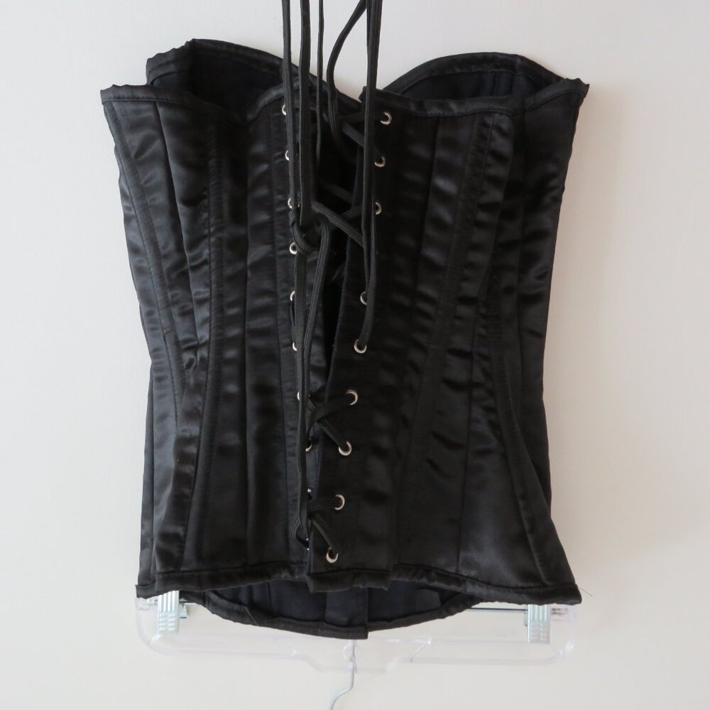 LAVISH BY DAISY CORSETS Steel Boned Satin Corset in Black Goth Vamp - Size XXL - Picture 4 of 11